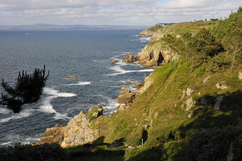 Les Fous De Bassans Bed & Breakfast Poullan-sur-Mer Bagian luar foto