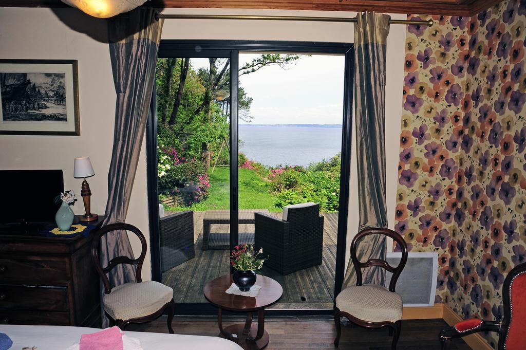 Les Fous De Bassans Bed & Breakfast Poullan-sur-Mer Bagian luar foto