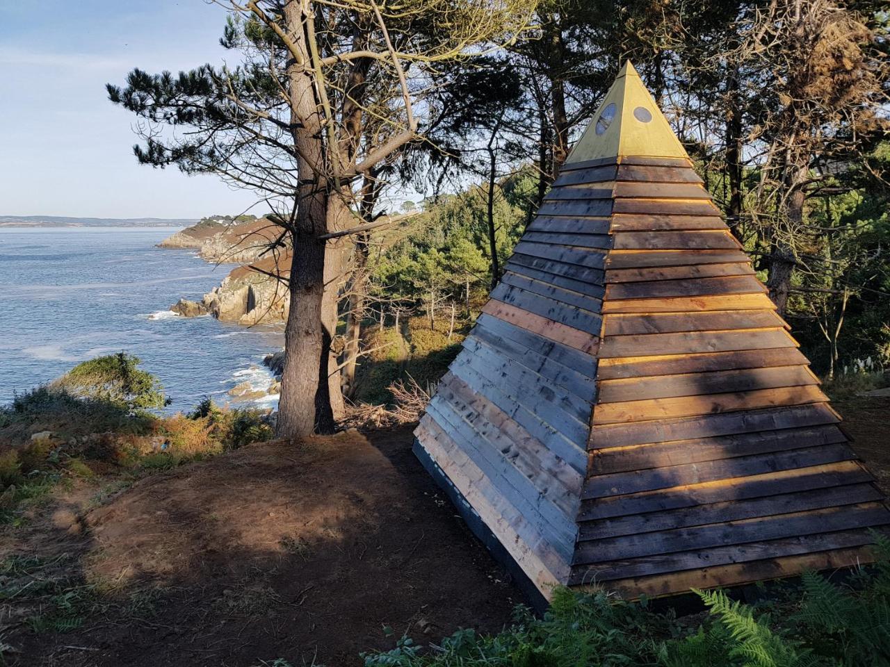 Les Fous De Bassans Bed & Breakfast Poullan-sur-Mer Bagian luar foto